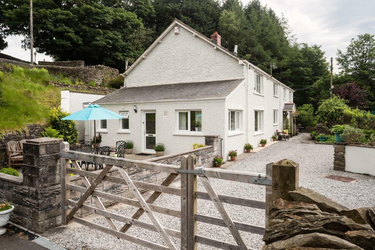 1 Tan Yr Eglwys Barn Cottage Pontardawe エクステリア 写真