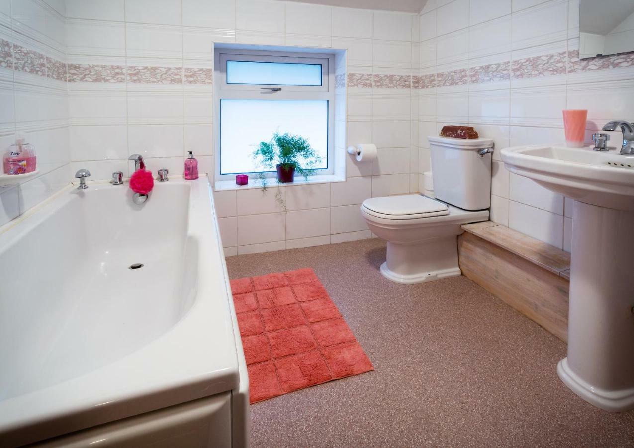 1 Tan Yr Eglwys Barn Cottage Pontardawe エクステリア 写真